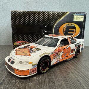 2000 Tony Stewart #20 Home Depot Kids Workshop Elite 1:24 NASCAR Action MIB